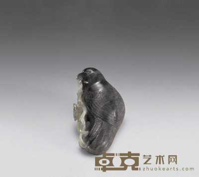 清中期 黑白玉巧雕雀含桃 长8cm